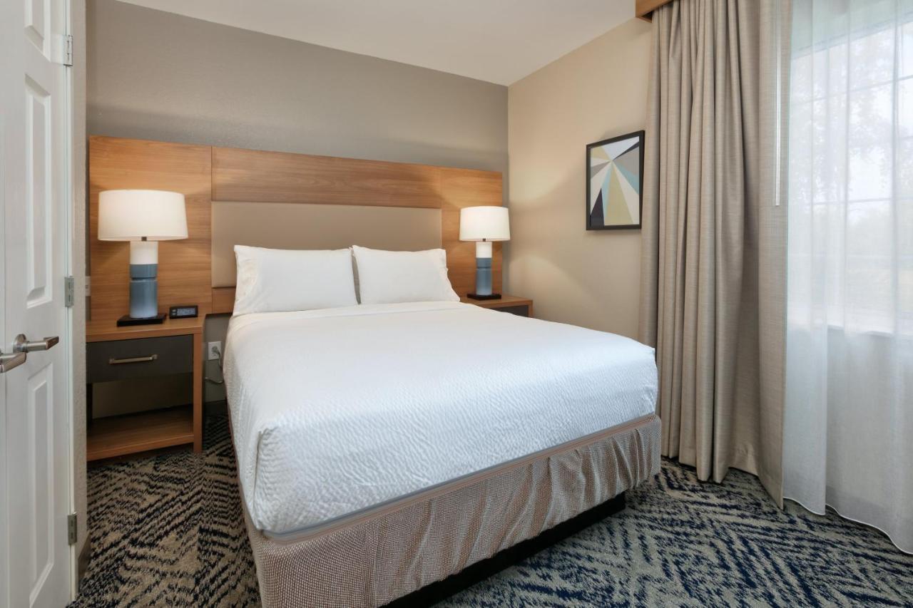 One-Bedroom Queen Suite,1603733513:JPEG